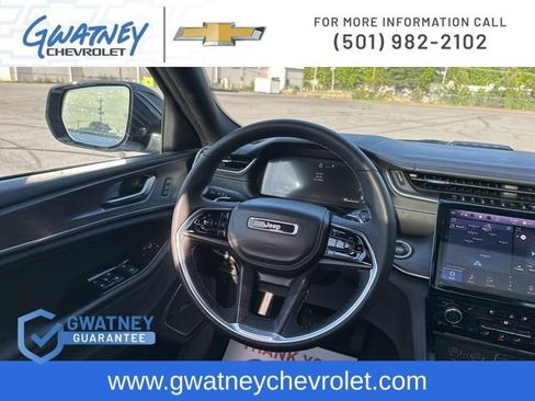 Used 2022 Jeep Grand Cherokee Overland AWD/4WD image 26