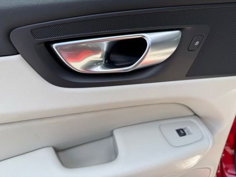 Used 2024 Volvo XC60 B5 Ultimate image 37