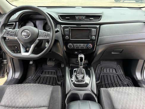 Used 2018 Nissan Rogue S AWD/4WD image 30