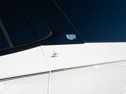 Used 2023 Cadillac Escalade V w/ LPO, ONYX Package image 7