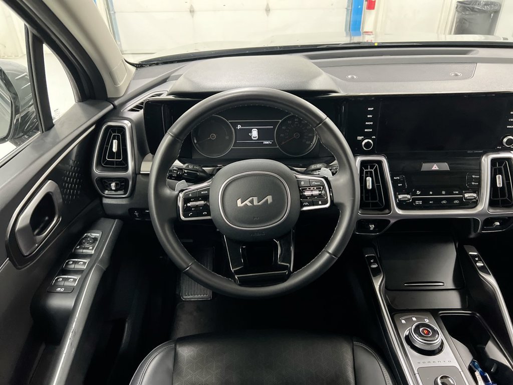 Used 2023 Kia Sorento EX AWD/4WD image 11