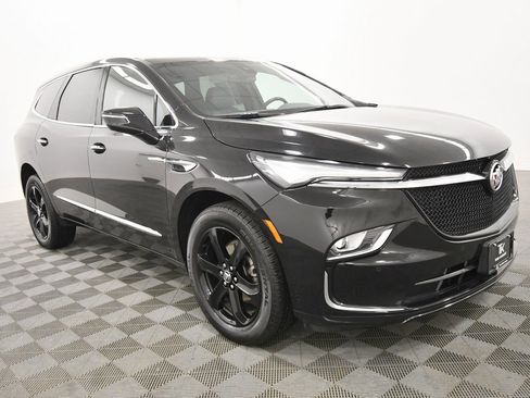 Used 2023 Buick Enclave Essence w/ Sport Touring Edition image 10