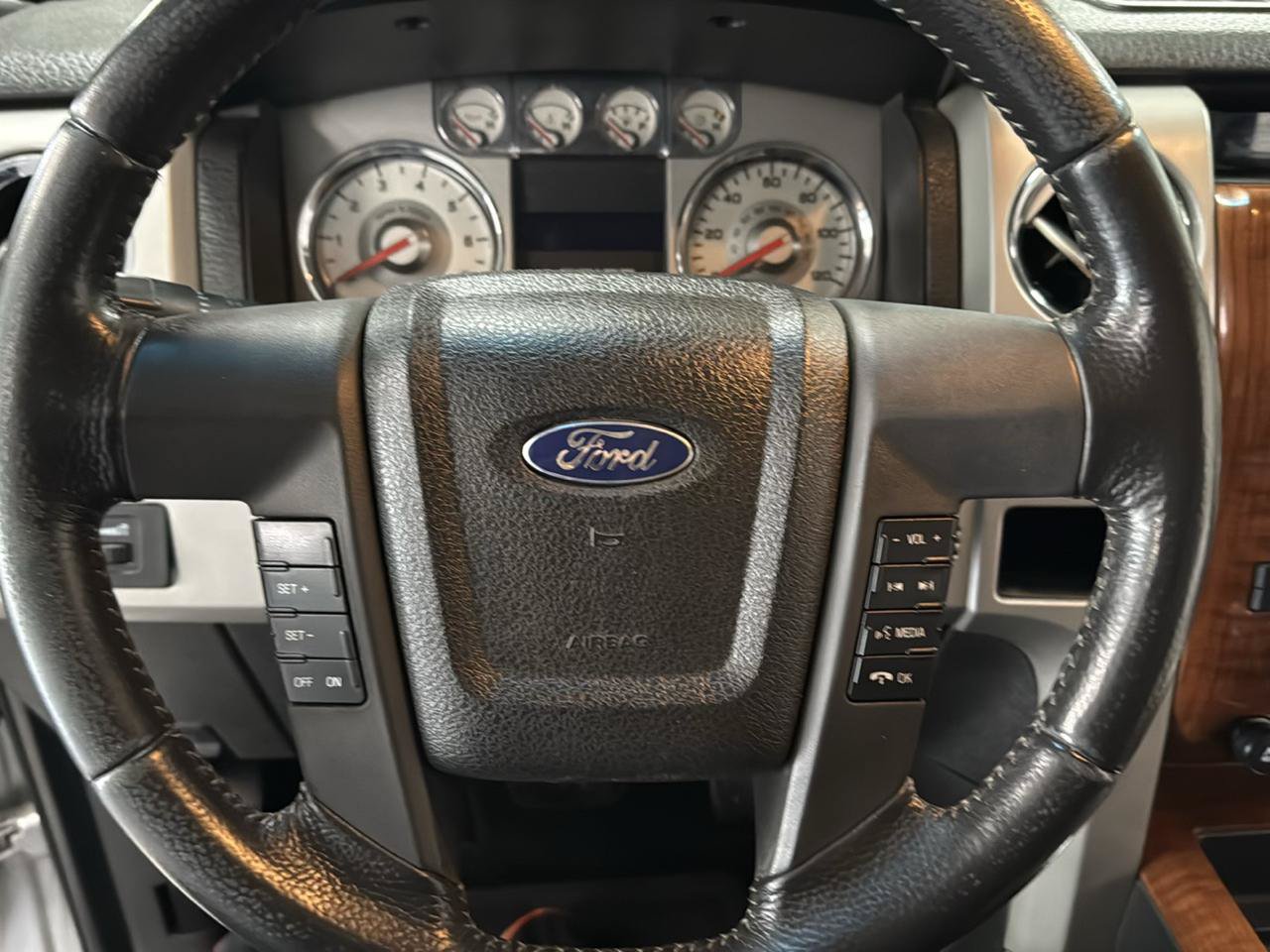 Used 2010 Ford F150 Lariat AWD/4WD image 12