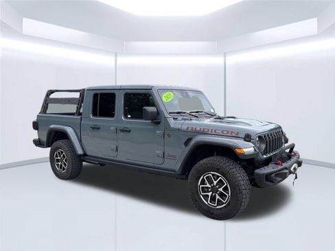 Used 2025 Jeep Gladiator Rubicon AWD/4WD image 3