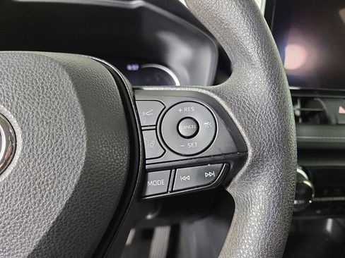 Used 2025 Toyota RAV4 XLE image 23