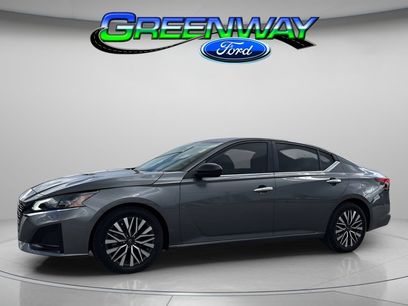 Used 2024 Nissan Altima 2.5 SV