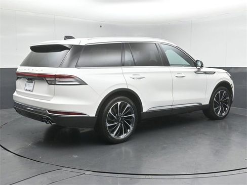 Certified 2025 Lincoln Aviator Reserve w/ Equipment Group 201A image 7