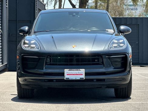 Certified 2022 Porsche Macan AWD/4WD image 11