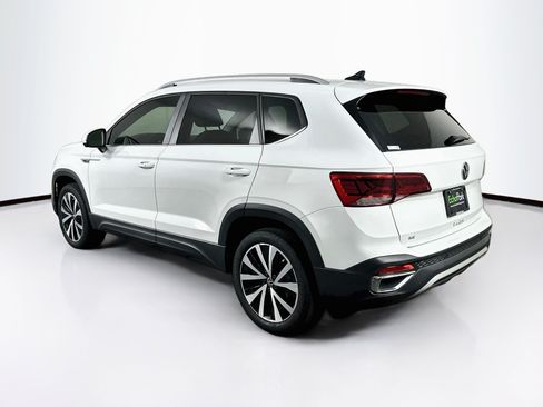 Used 2023 Volkswagen Taos SE FWD image 5