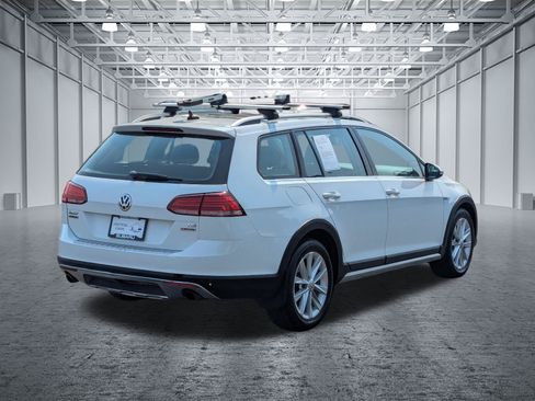 Used 2018 Volkswagen Golf Alltrack AWD/4WD image 5