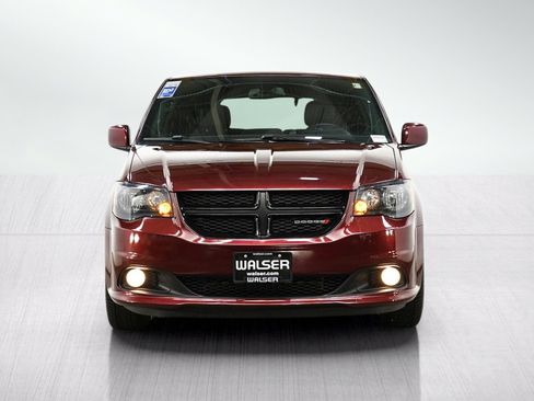 Used 2019 Dodge Grand Caravan SXT w/ Blacktop Package FWD image 9