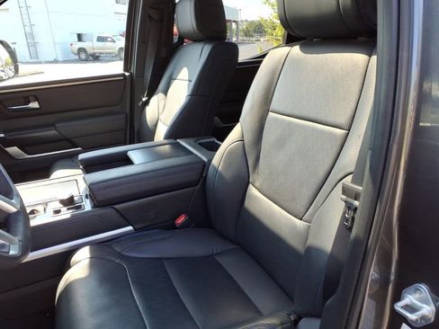 Used 2025 Toyota Tundra Platinum AWD/4WD image 14