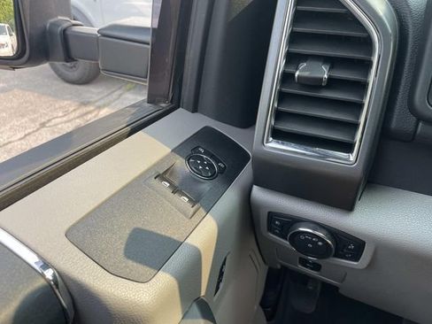 Used 2017 Ford F250 XLT w/ XLT Value Package AWD/4WD image 35