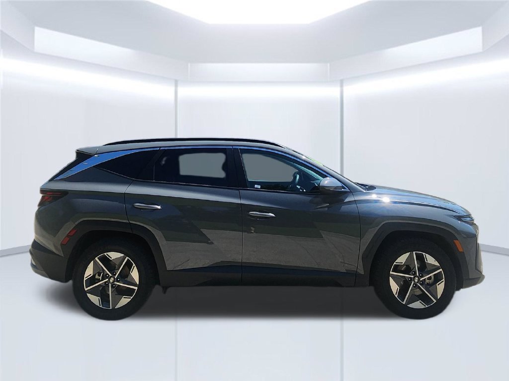 Used 2025 Hyundai Tucson SEL FWD image 4
