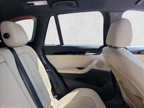 Used 2017 BMW X1 xDrive28i AWD/4WD image 10