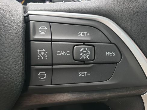 New 2026 Jeep Grand Cherokee L 4WD image 21