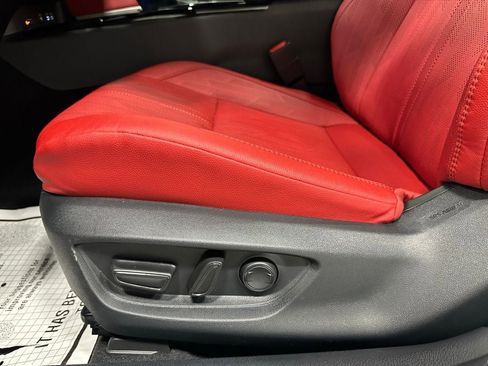 Used 2025 Toyota Camry XSE FWD image 12
