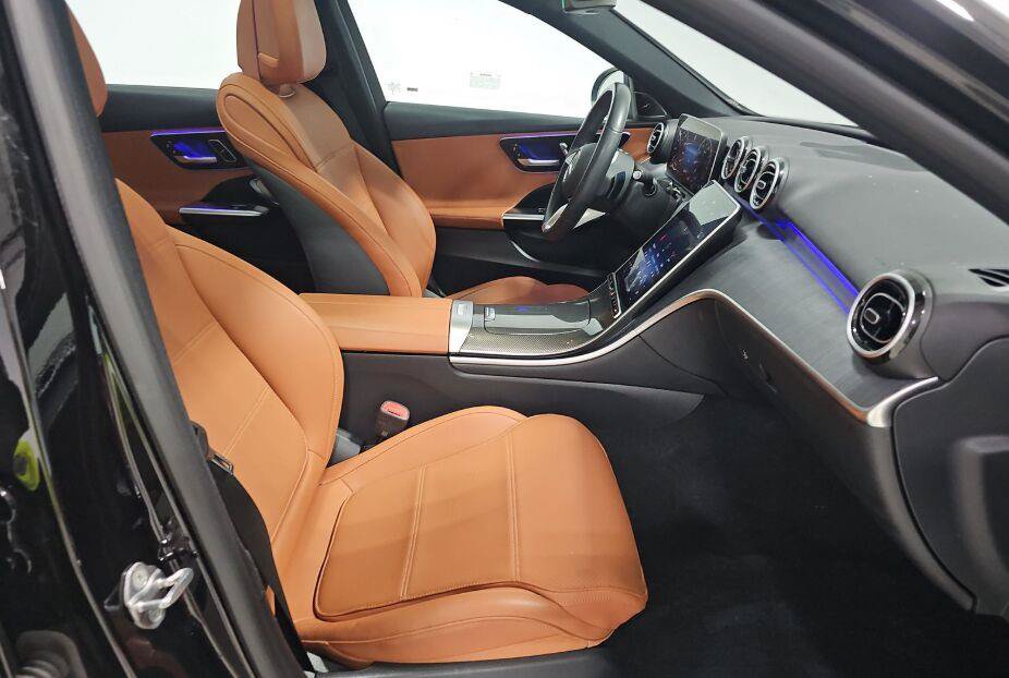 Used 2024 Mercedes-Benz C 300 4MATIC Sedan w/ Exclusive Trim Package image 4