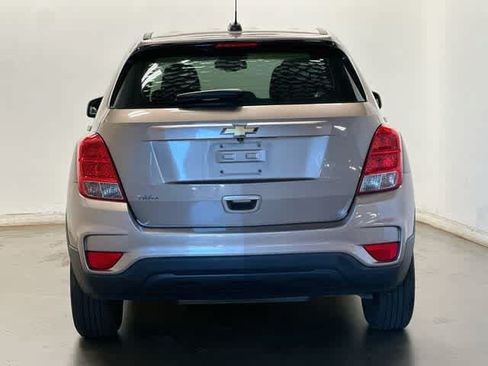Used 2018 Chevrolet Trax LS FWD image 4