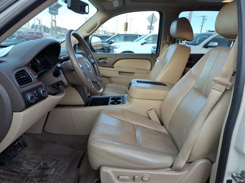 Used 2013 GMC Yukon XL SLT w/ SLT-2 Equipment Package image 4