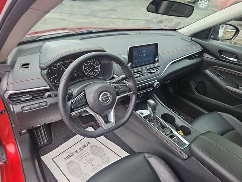 Used 2019 Nissan Altima 2.5 SR w/ SR Premium Package AWD/4WD image 15