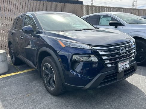 Certified 2026 Nissan Rogue SV image 4