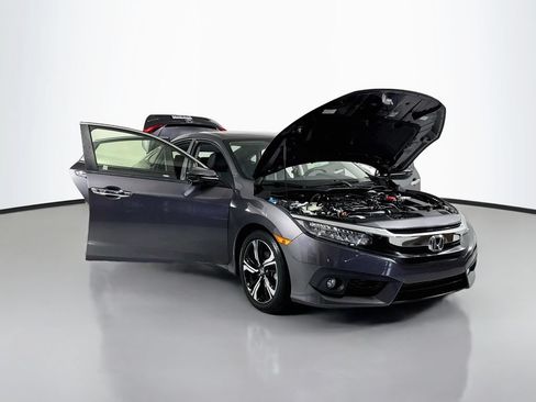Used 2018 Honda Civic Touring image 20
