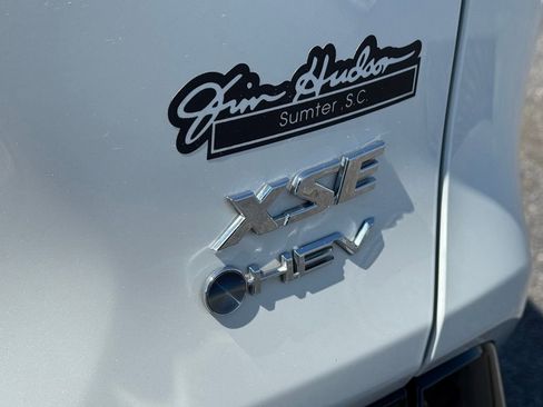 Used 2025 Toyota RAV4 XSE AWD/4WD image 10