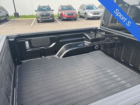 Used 2025 Jeep Gladiator Sport image 8