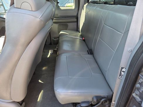 Used 2002 Ford F250 Lariat image 10