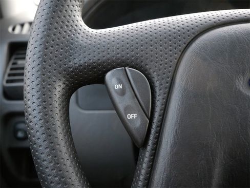 Used 2003 Ford Escape XLT image 18