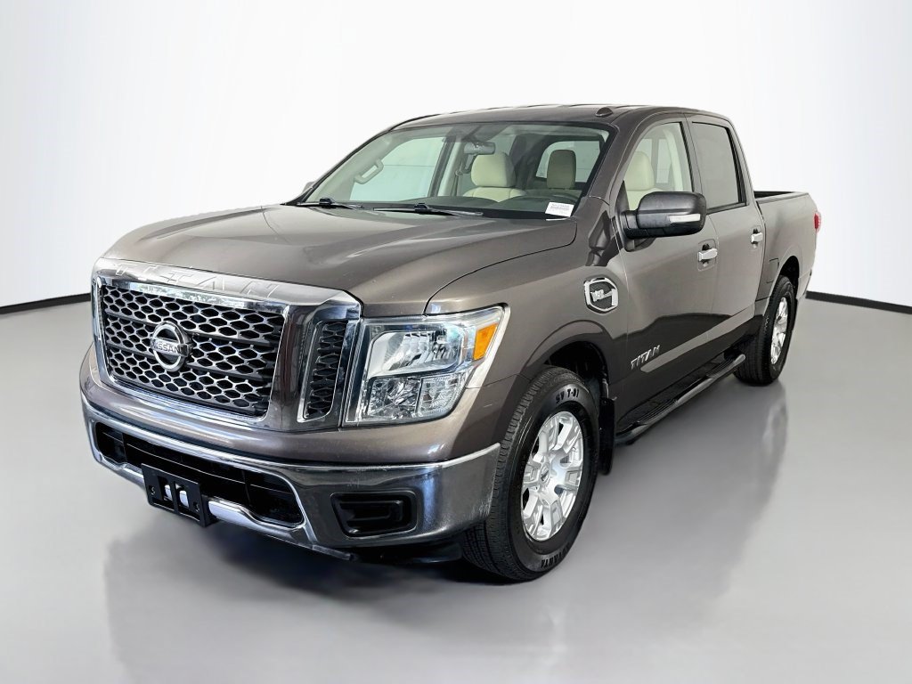 Used 2017 Nissan Titan SV RWD image 4