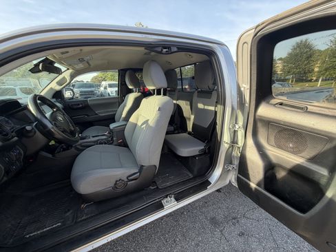 Used 2021 Toyota Tacoma SR w/ SR Convenience Package RWD image 12