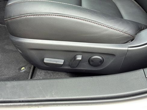 Used 2025 MAZDA MAZDA3 s image 14