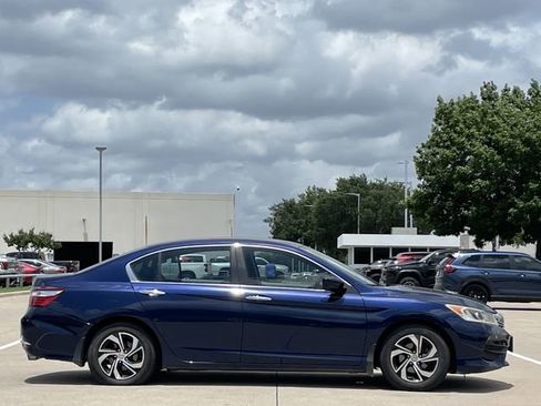 Used 2016 Honda Accord LX image 3
