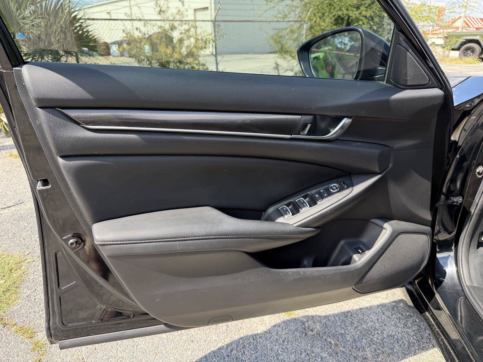Used 2021 Honda Accord Sport image 12