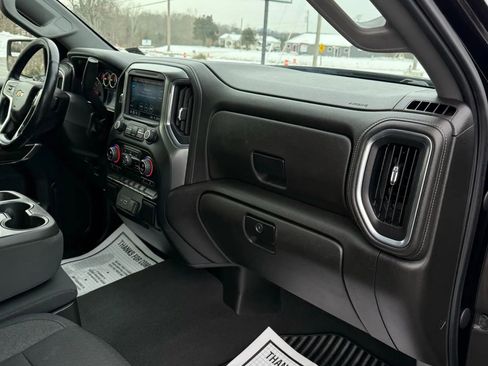 Used 2022 Chevrolet Silverado 1500 LT w/ Z71 Off-Road Package image 37