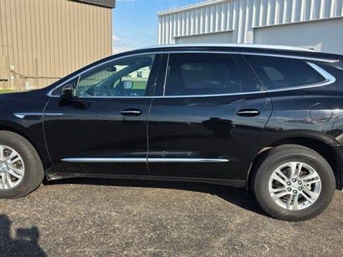 Used 2021 Buick Enclave Essence w/ Sound and Sites Package AWD/4WD image 9
