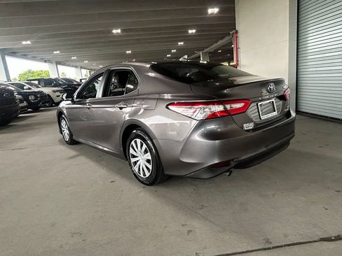Used 2020 Toyota Camry LE FWD image 3