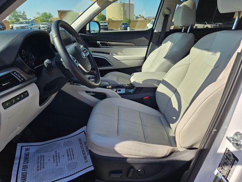 Used 2021 Kia Telluride EX w/ EX Premium Package FWD image 18