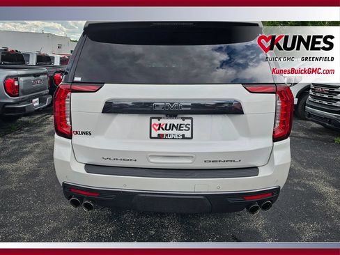 Used 2023 GMC Yukon XL Denali Ultimate w/ LPO, Floor Liner Package AWD/4WD image 13