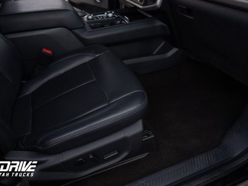 Used 2023 Ford Expedition Max XLT image 12