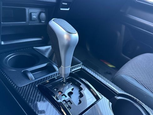 Certified 2022 Toyota 4Runner TRD Off-Road image 27