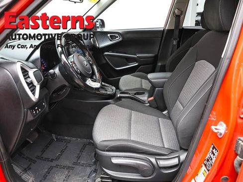 Used 2020 Kia Soul EX FWD image 13