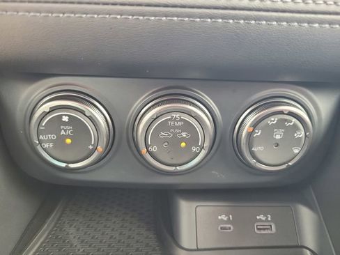 Used 2024 Nissan Z Performance w/ Heritage Edition image 21