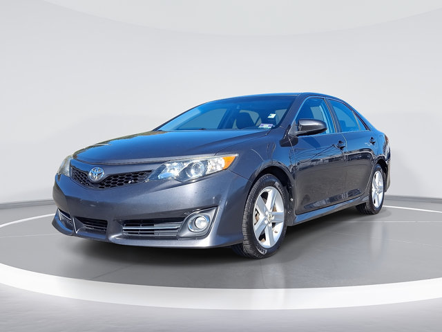 Used 2012 Toyota Camry SE FWD image 1