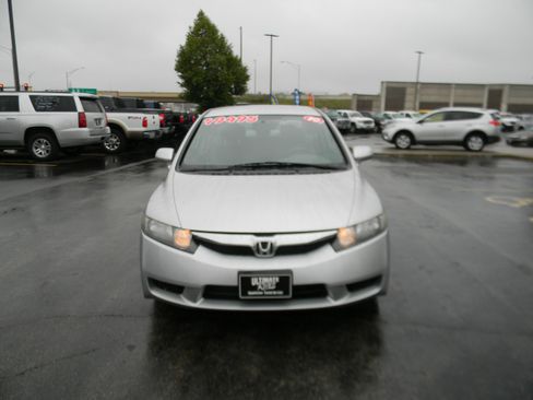 Used 2010 Honda Civic LX image 3