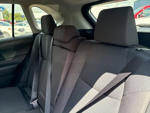 Used 2021 Toyota RAV4 LE FWD image 20