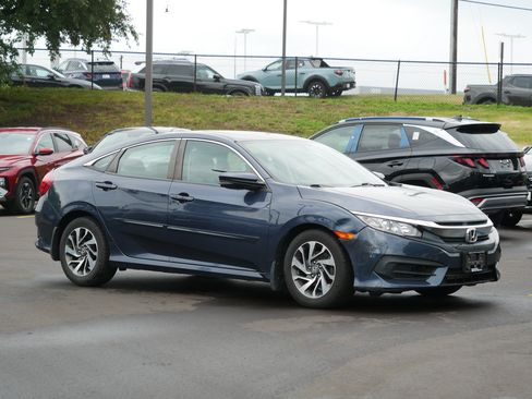 Used 2017 Honda Civic EX image 4
