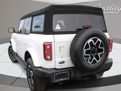 Used 2023 Ford Bronco Outer Banks image 6